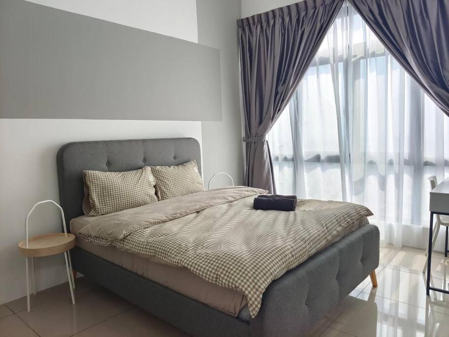 8scape A1408 The Vast Garden Apartment